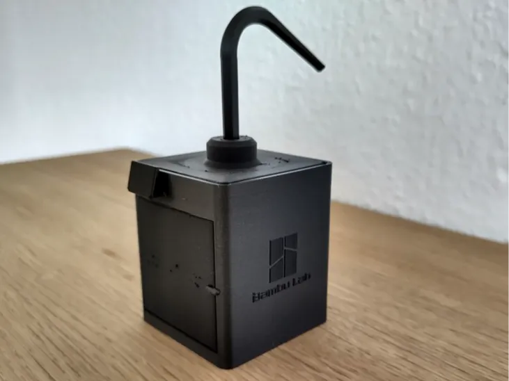 Build plate cleaning dispenser