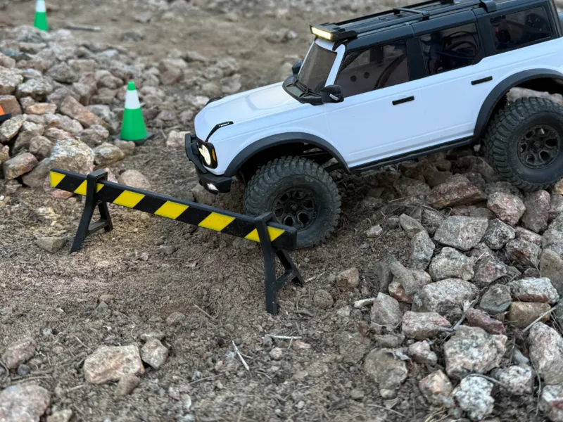 1/18 Scale Construction Barrier (Two-Color)