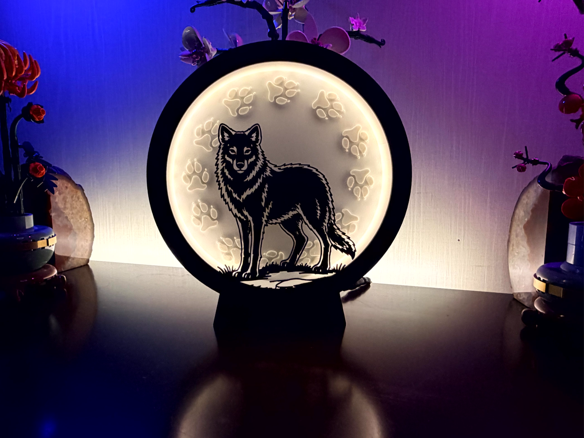Wolf LED Lamp 