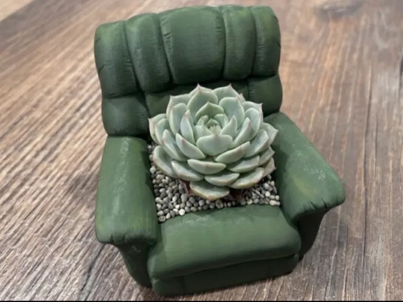 LAY-Z-BOY RECLINER SHAPED SUCCULENT CACTUS PLANTER