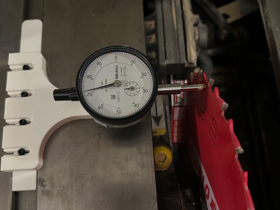 Sawstop Arbor alignment tool with Mitutoyo 2046A