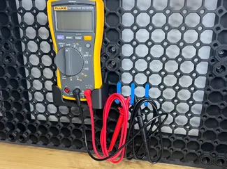 Fluke 117 holder for multiboard