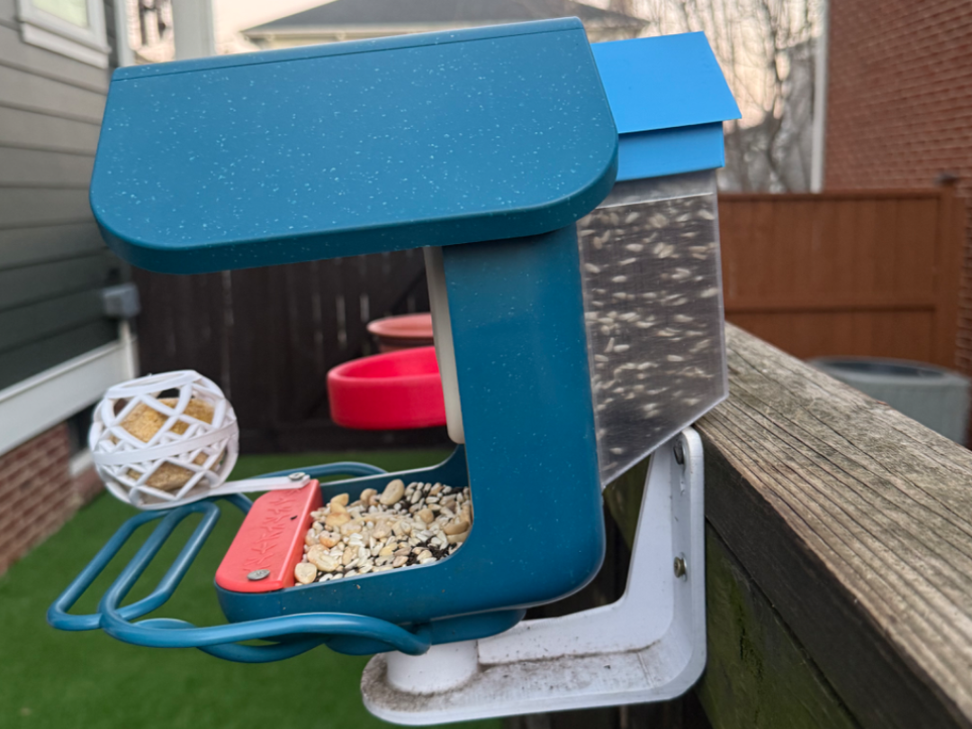 Bird Buddy Parametric/Customizable Seed Hopper