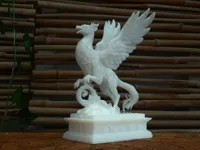Statue de Pégase à tête d'oiseau — photo 4