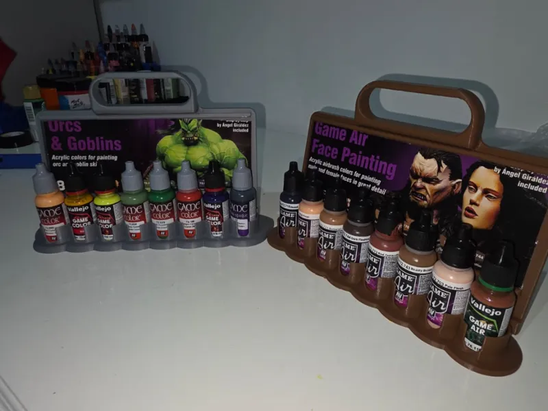 Vallejo 8-Color Paint S