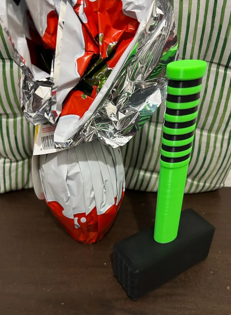 EGG BREAKING HAMMER