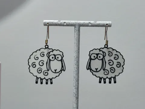 Pendientes: Aretes Oveja Risueña — referencia de MakerWorld