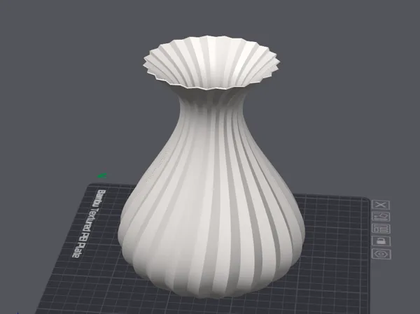 Vase spirale ondulé