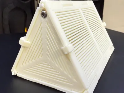 Triangular Desiccant Holder REMIX