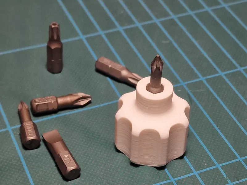 Screwdriver bit holder