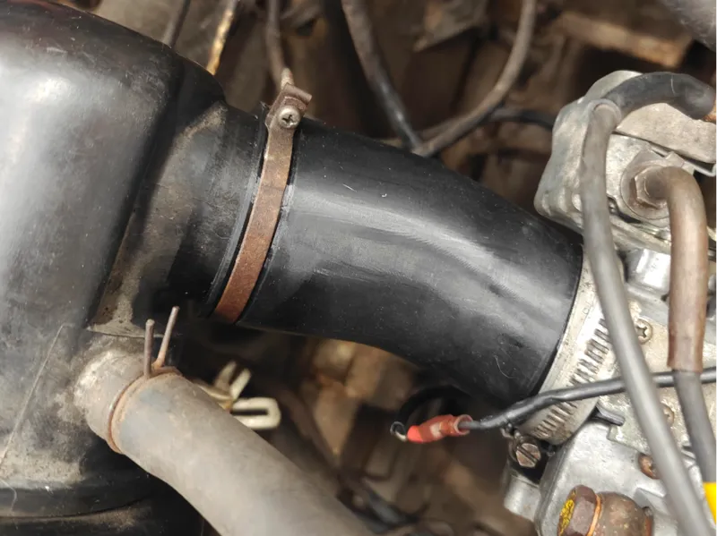 Suzuki SJ410 / Samurai air intake pipe