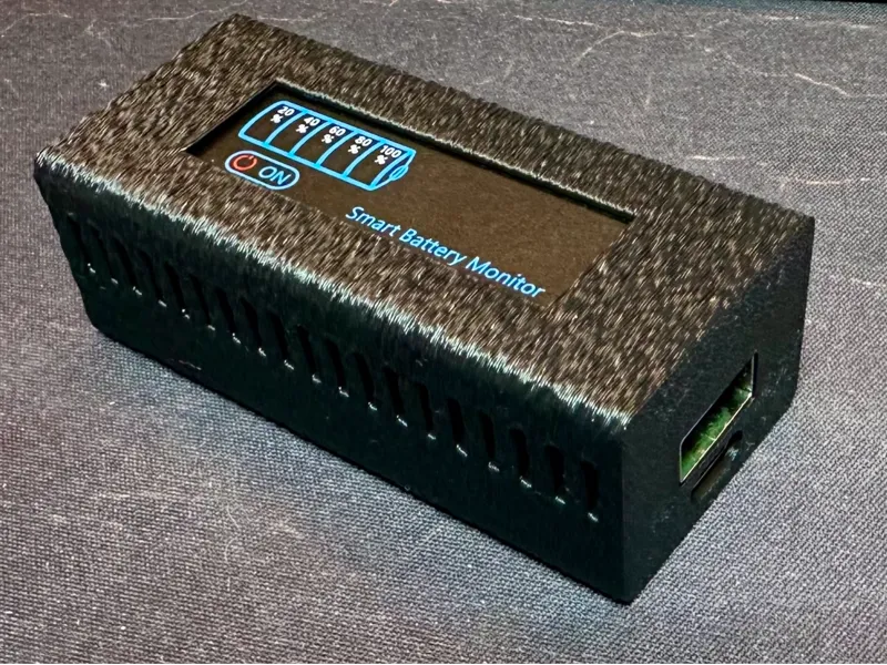 Battery powered 60W PD USB Charger with voltmeter