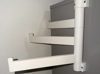 Collapsing clothes hanger 