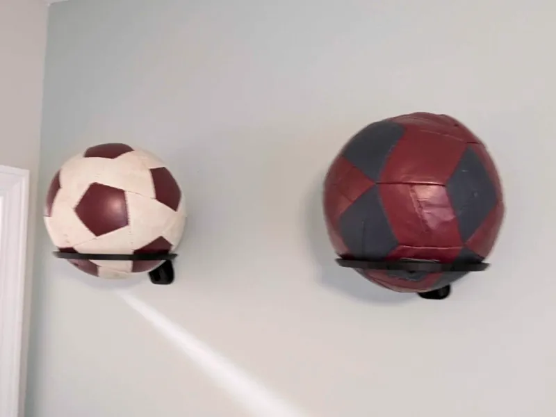 Soccer ball mount