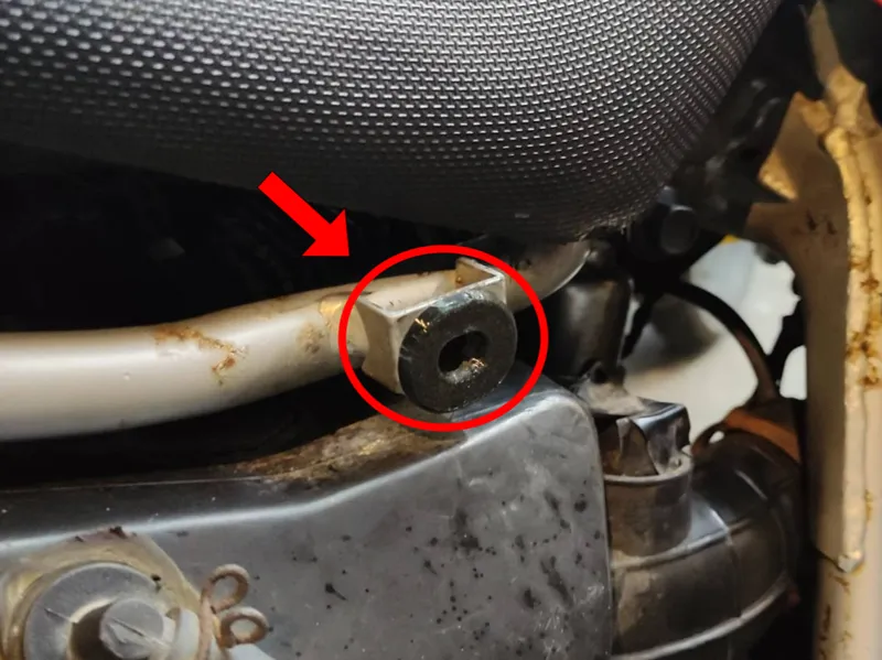 VR200 Motorcycle Rubber Side Cover Grommet