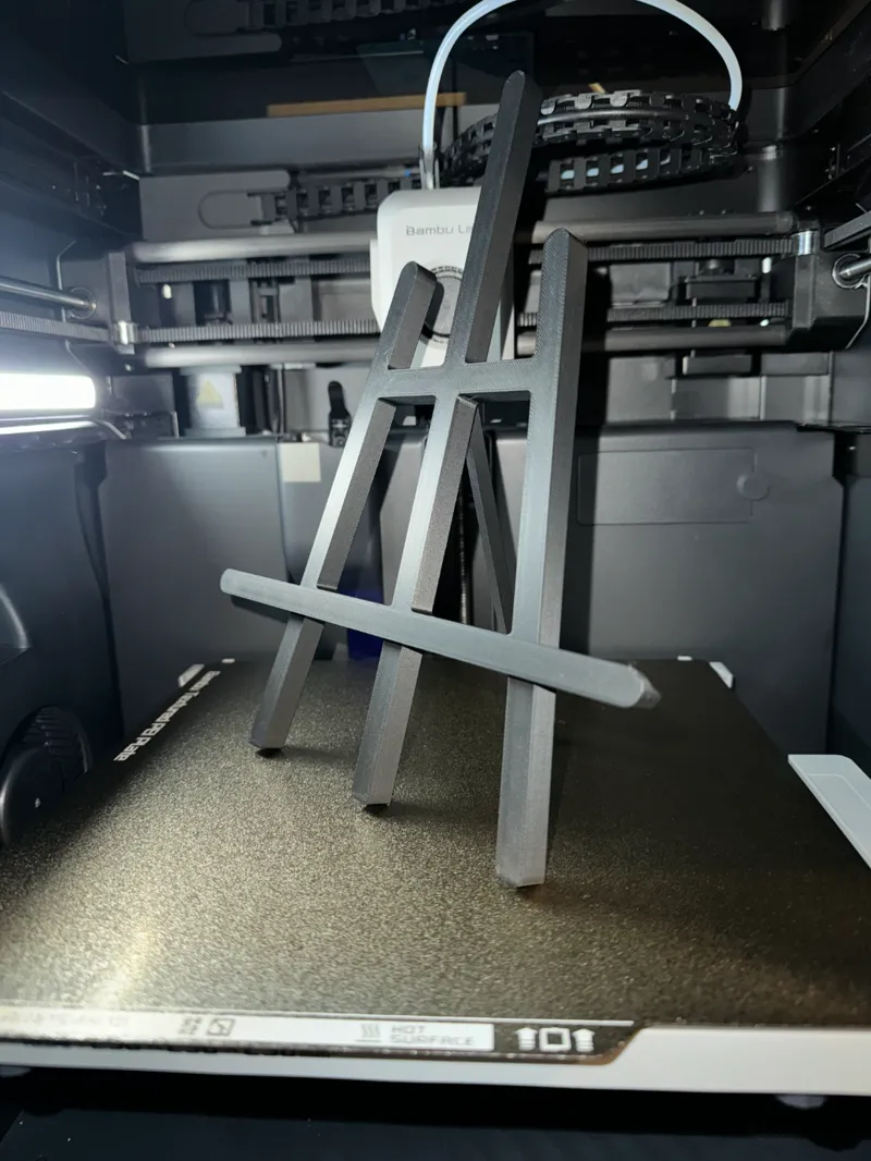 Desk Top Easel With Integrated Hinge