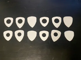 Guitar Pick (1mm and 2mm versions)
