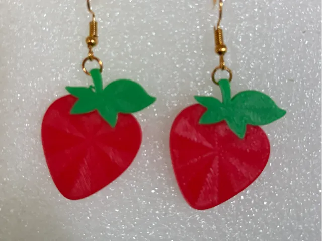 Orecchini a forma di fragola