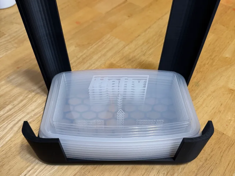 Hefty food storage lid holder