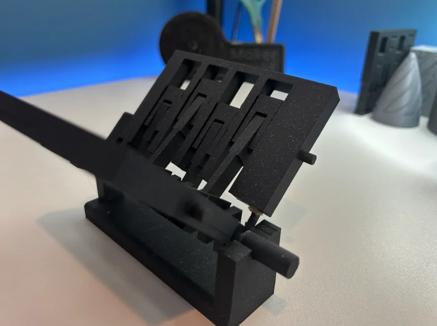 Articulated V8 Engine by Zabababa MakerWorld