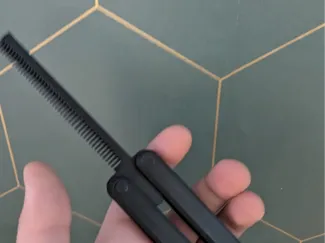 Simple Butterfly Knife Comb
