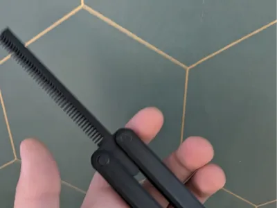 Simple Butterfly Knife Comb
