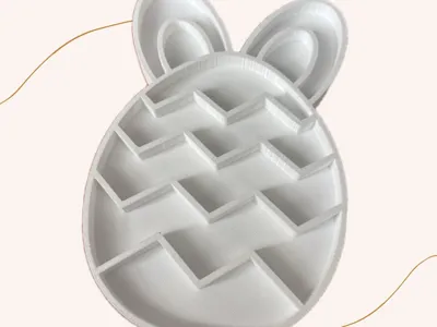 Sensory tray easter egg 