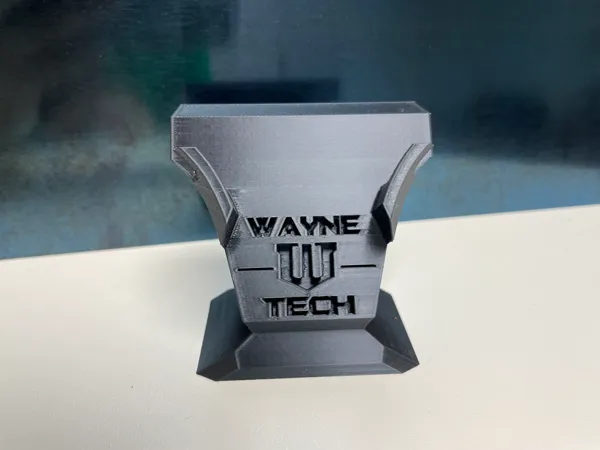 Présentoir Wayne Tech pour batarangs