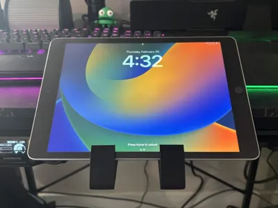 IPAD Desk mount (Supports desk w/ bars underneath)