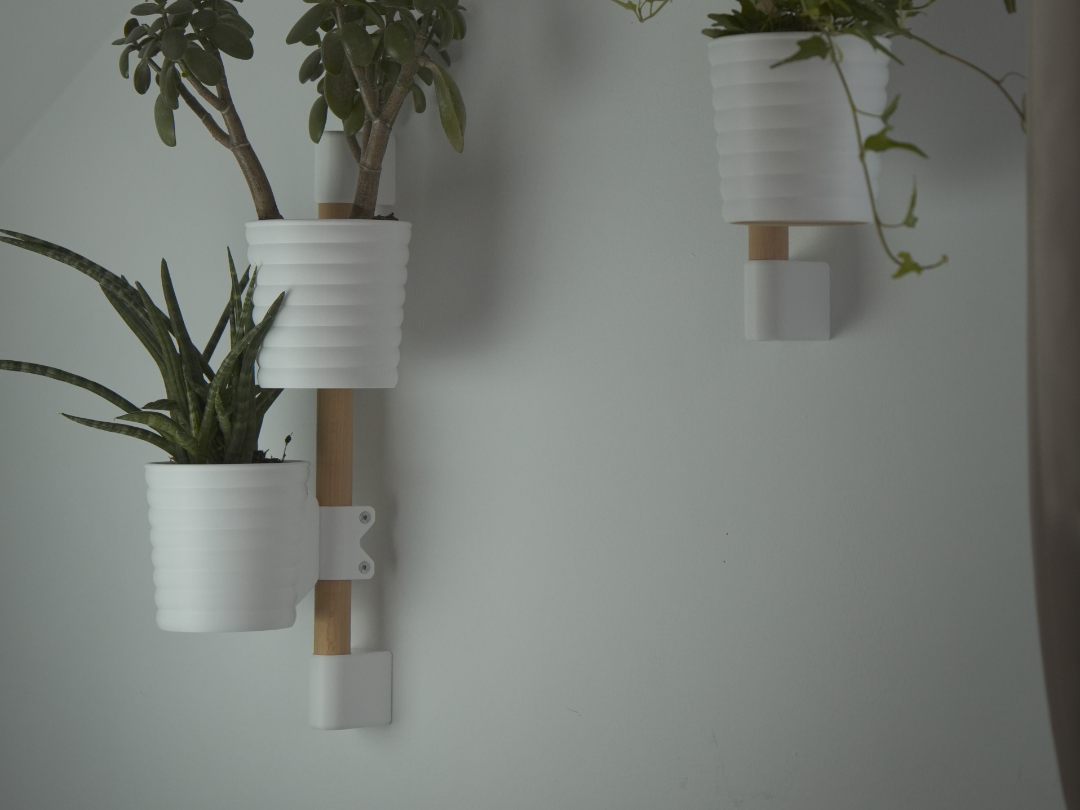 WOODEN DOWEL WALL RACK - PLANT HANGER