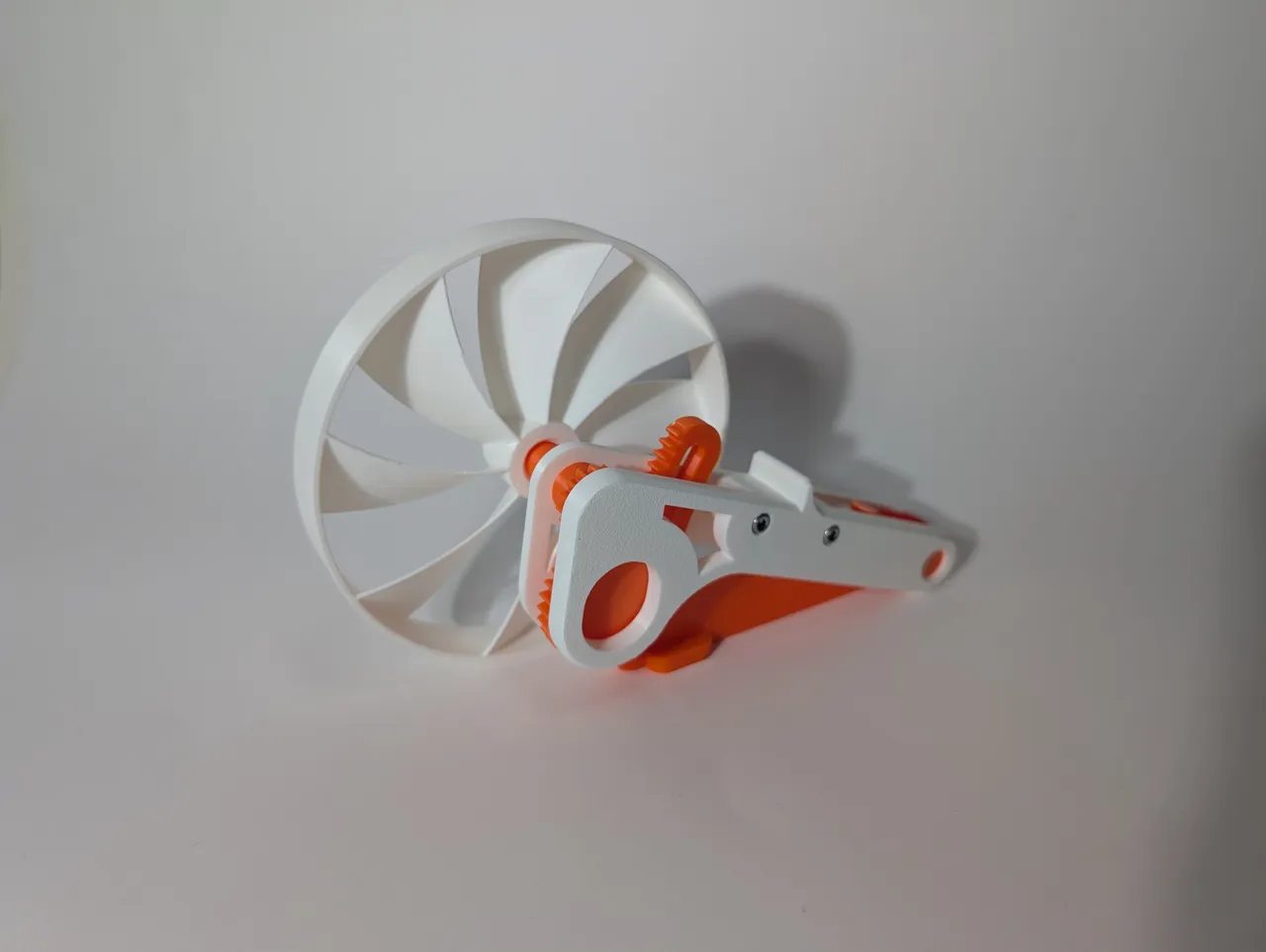 Squeeze Powered Flywheel Fan view 3
