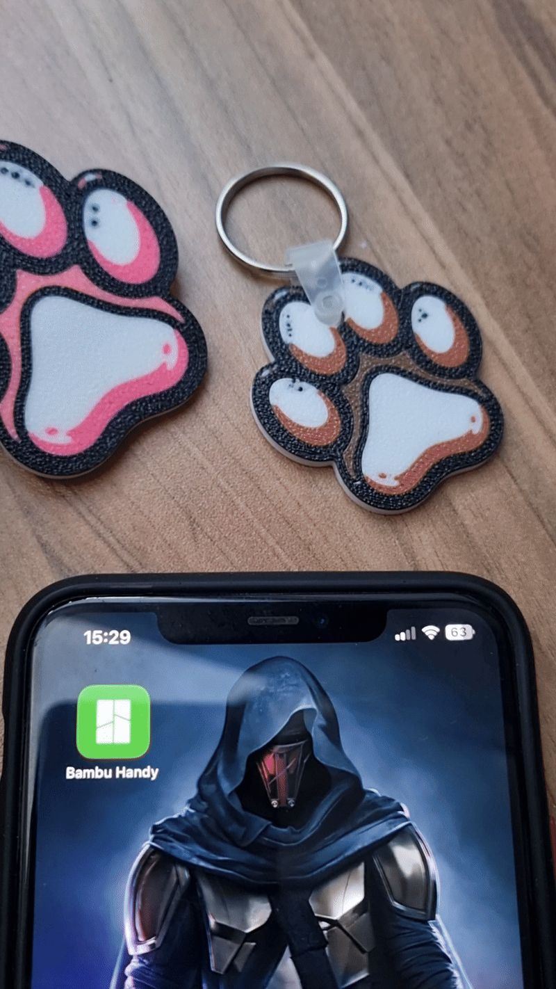 Pet paw pendant with NFC Tag