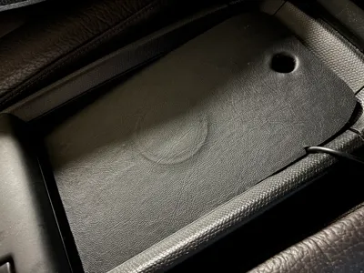 BMW i3 centre console cover w/ MagSafe