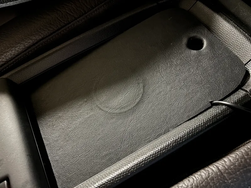BMW i3 centre console cover w/ MagSafe