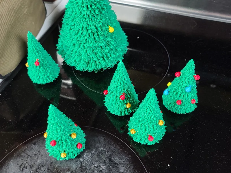 Barbed Decorations "realistic" Christmas trees
