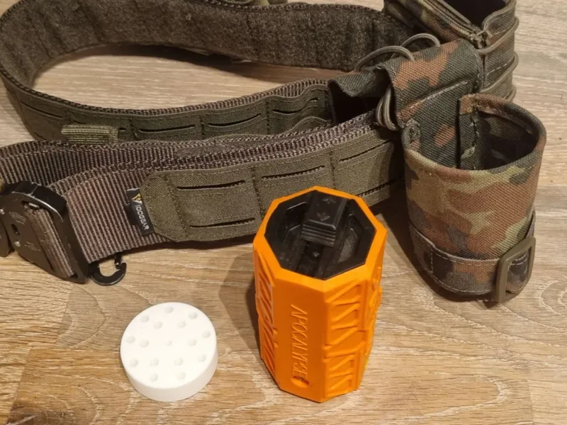 Airsoft grenade pouch insert