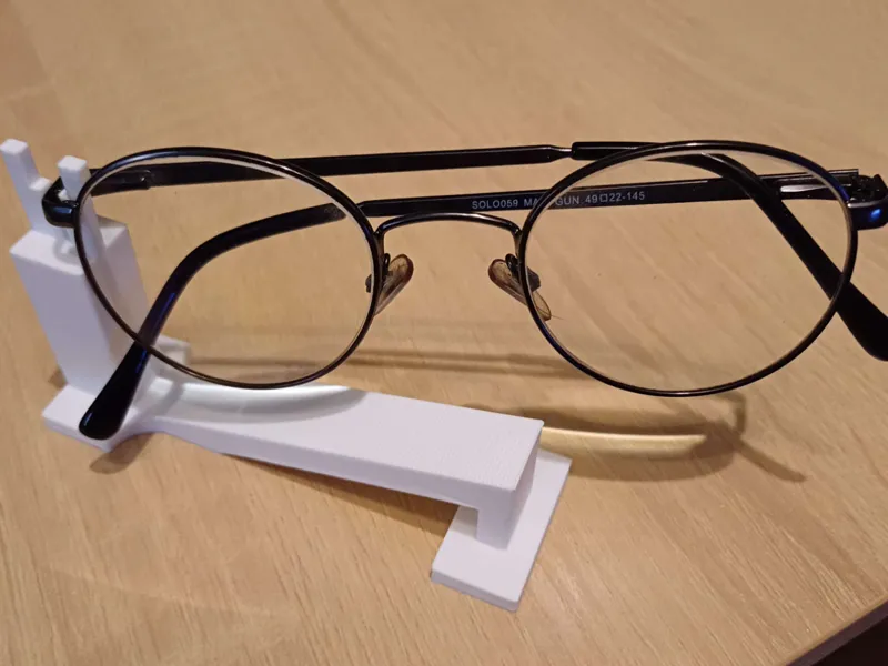 Unusual glasses stand