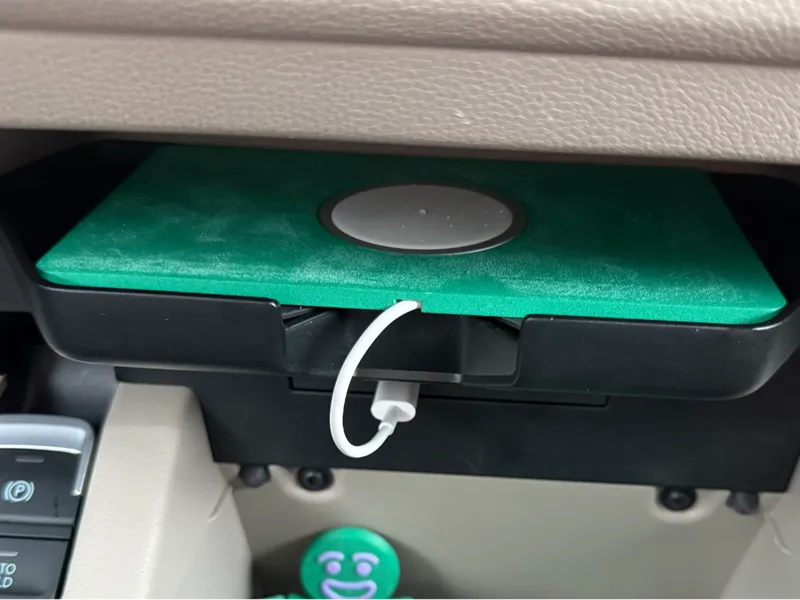 Car Charge Retainer VW California T7