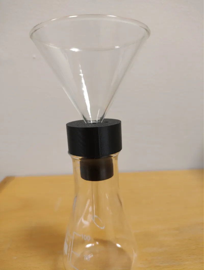 Simple funnel holder for laboratory equipment