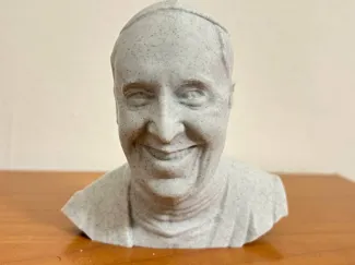 Statue Papa Francesco