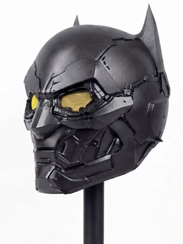 Pieza para disfraz o exhibición: TITAN BATMAN HELMET — vista de referencia 2