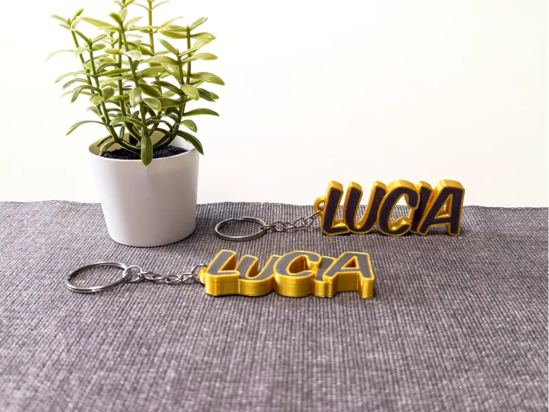 Schöner Schlüsselanhänger mit dem Namen Lucia