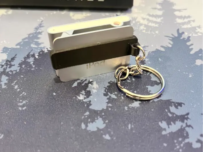 iPod Shuffle 2 Keychain Attachment 