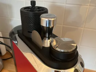 De'Longhi Dedica EC 685 Barista Tamper Station 