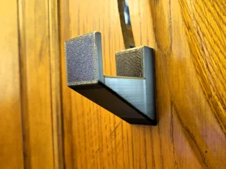 Headphone hook with screw
