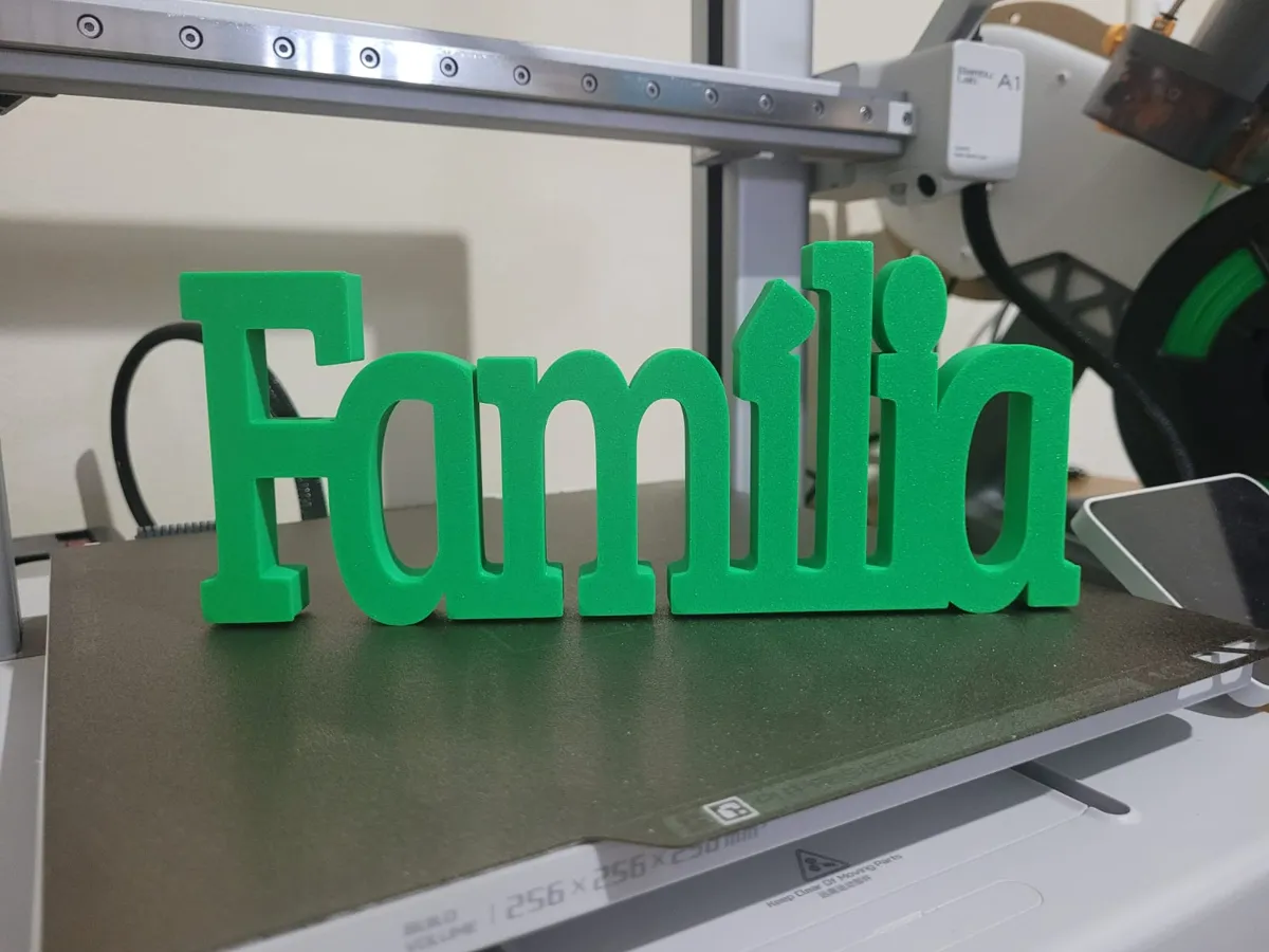 Lettrage décoratif « Famille »