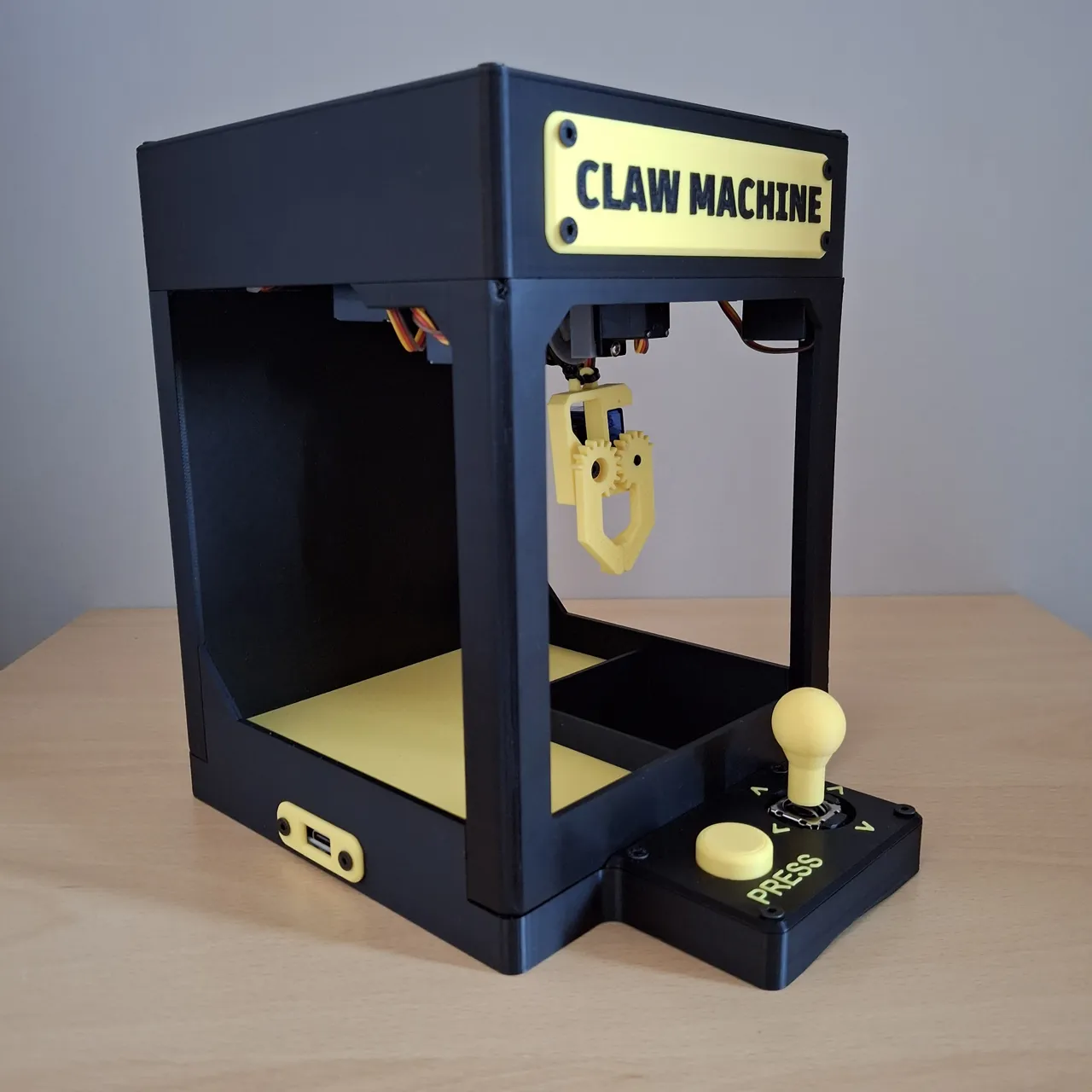 Servo Claw Machine view 4