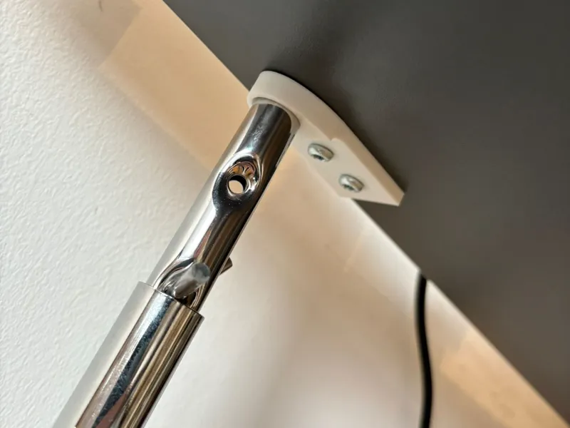 Eiermann Schreibtisch Fixierung (geklebt)