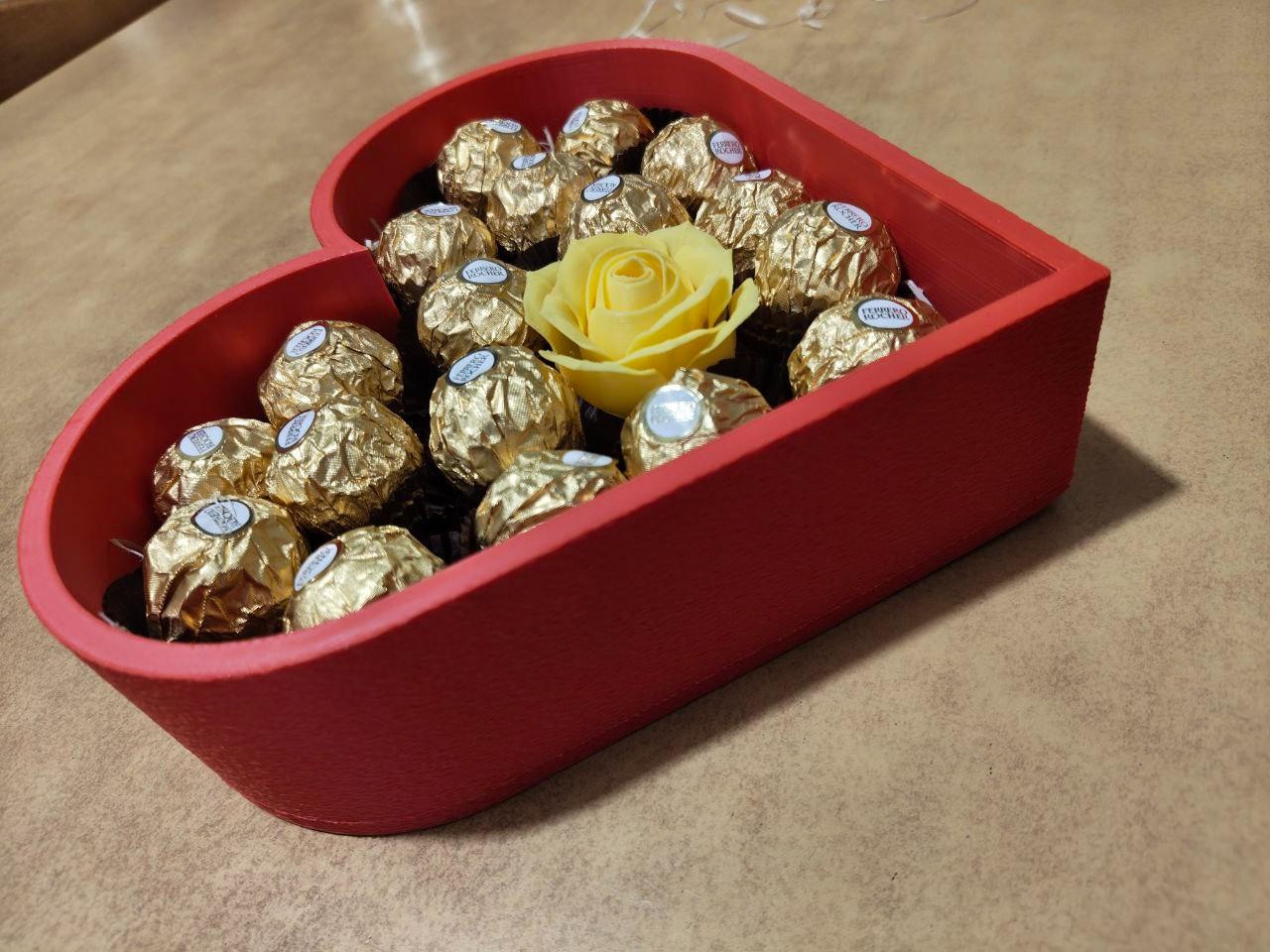 Scatola regalo a forma di cuore