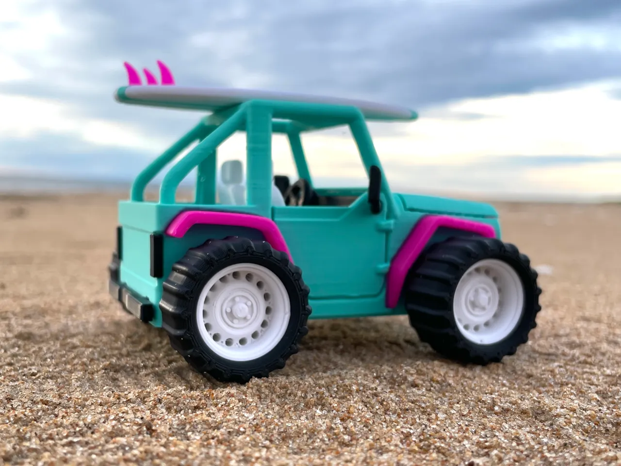 BEACH SURFER JEEP - model kit view 4